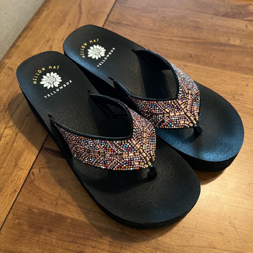 Yellow Box new size 7 ladies pink rhinestone sandals platform black crystals